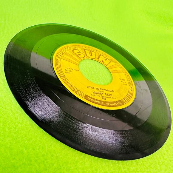 JOHNNY CASH Come in Stranger / Guess Things Happen That Way SUN 295 1958 45rpm - Picture 3 of 8